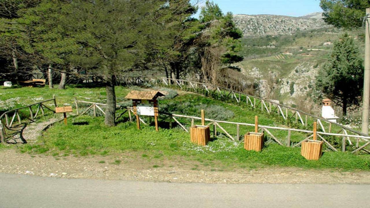 B&B Il Melograno Tortorella Eksteriør billede